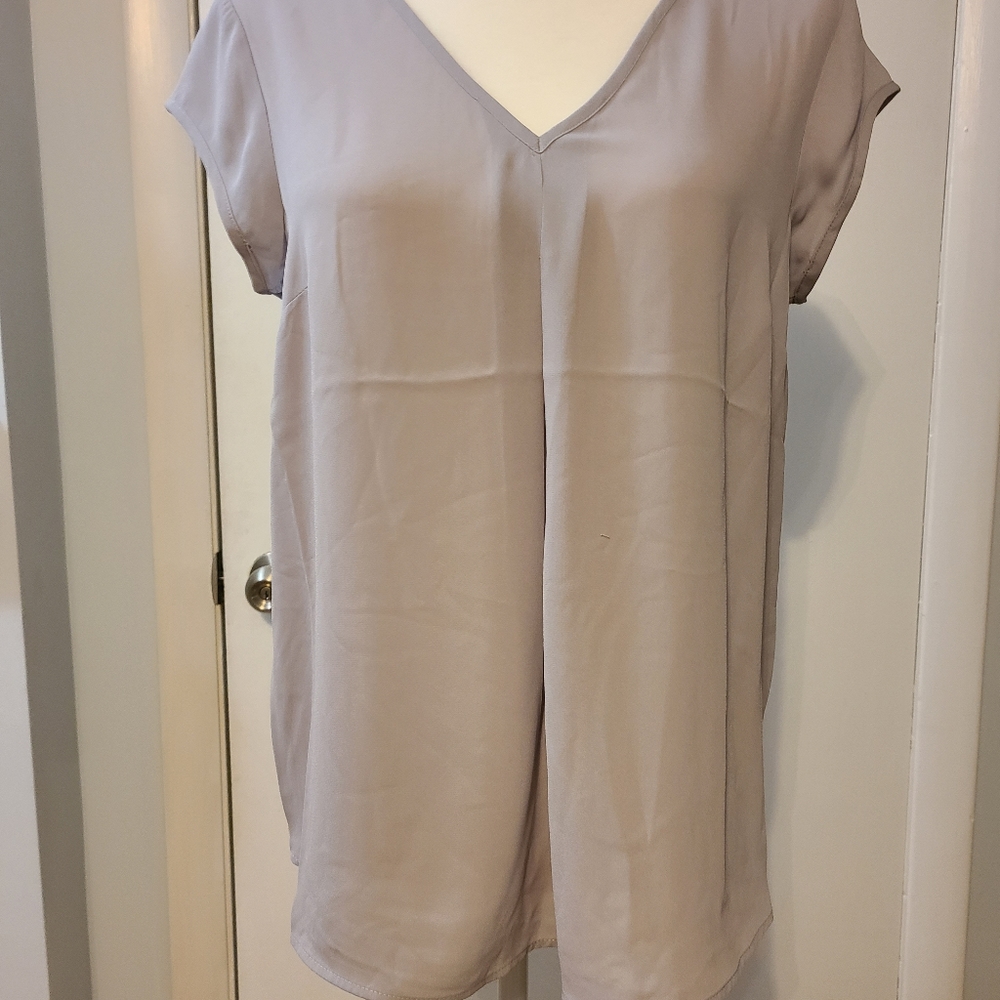 DR2 light grey short sleeved top